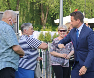 Sosnowiec: Zaskoczony Rafał Trzaskowski z prywatną wizytą w mieście. Przyszły tłumy