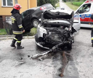 Dwa groźne wypadku w powiecie krakowskim! Trzy osoby trafiły do szpitala [ZDJĘCIA]