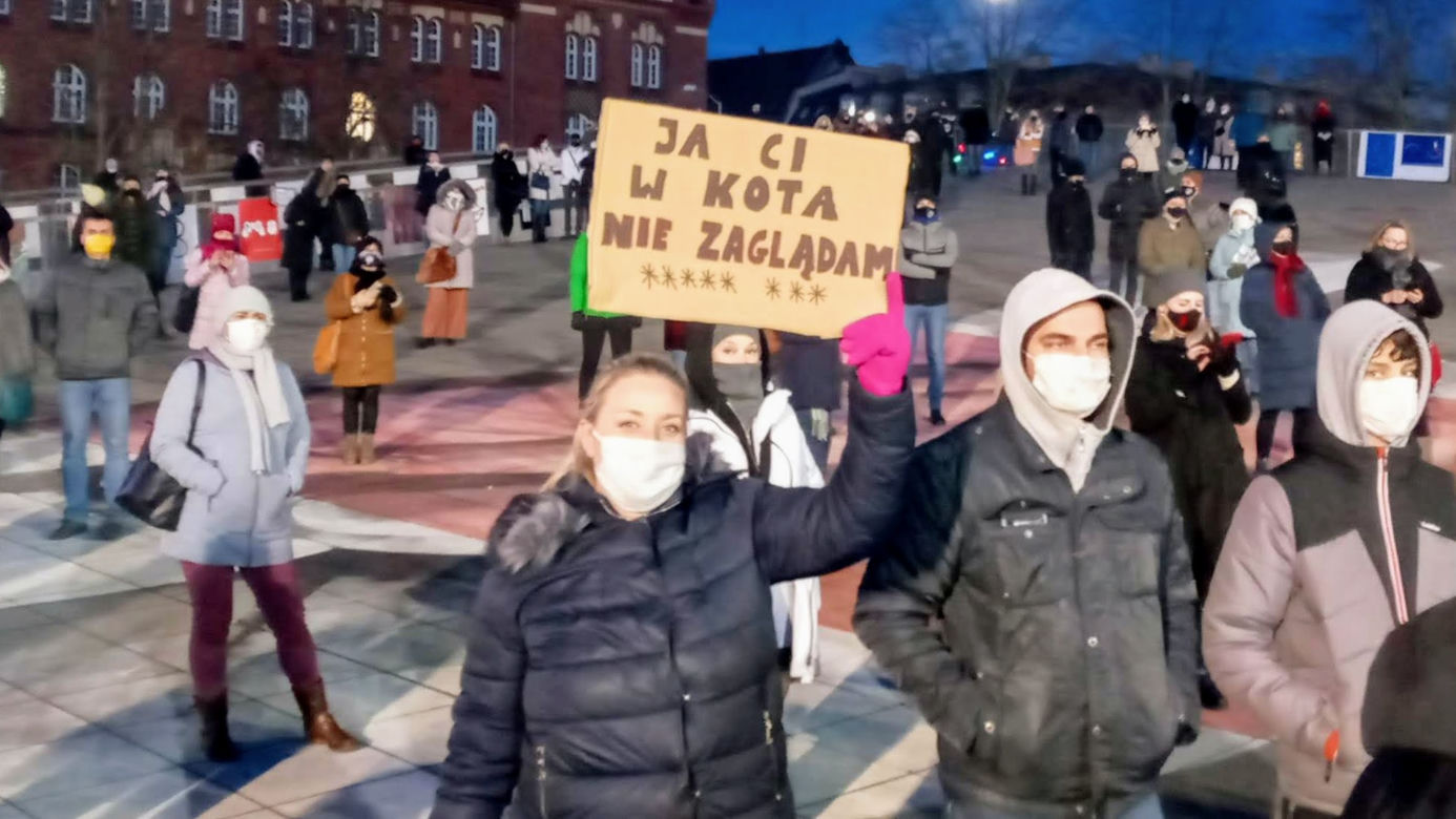 Strajk Kobiet w Szczecinie: Manifestacja na placu Solidarności - 28.01.2021