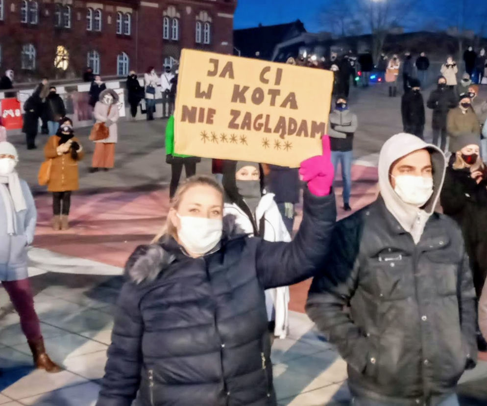 Strajk Kobiet w Szczecinie: Manifestacja na placu Solidarności - 28.01.2021