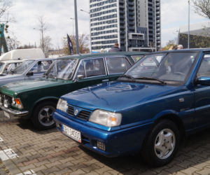 Bydgoskie klasyki zaparkowały przed Torbydem [ZDJĘCIA]