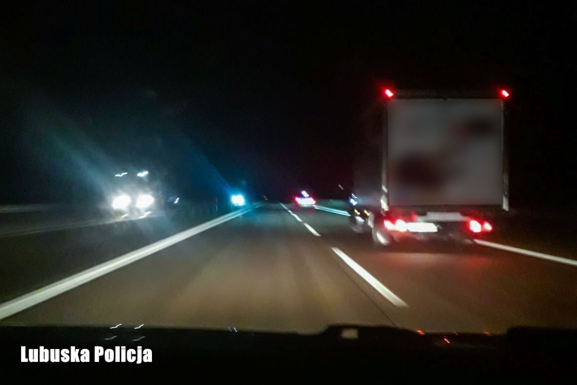 Pierwsza partia szczepionki pod ESKORTĄ POLICJI