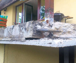 Pękający balkon