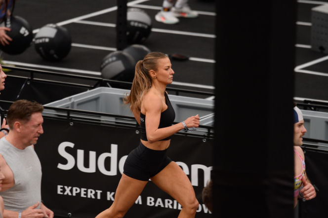 Anna Lewandowska z przystojnym Latynosem na zawodach Hyrox