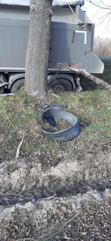 Pęknięte koło zabiło kierowcę