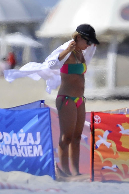 Marta Manowska na plaży w Juracie