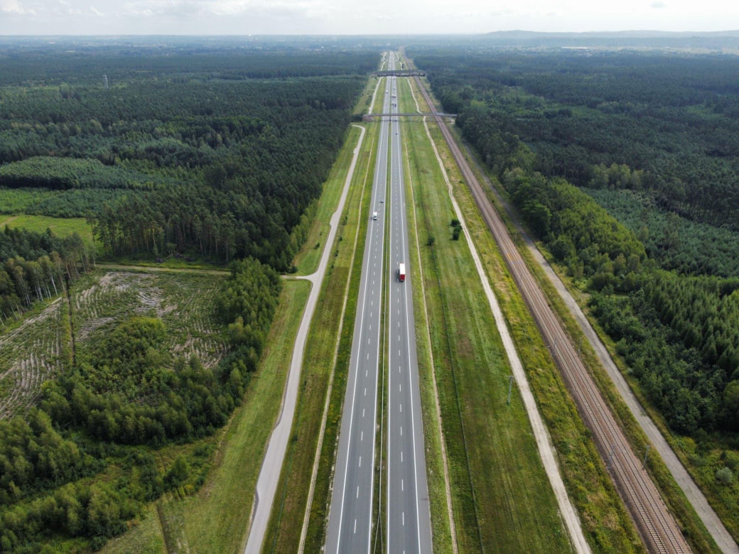 Utrudnienia na autostradzie A4. Przez remont przejścia dla zwierząt zamknęli lewy pas