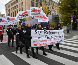 Pod KPRM protestują pracownicy budżetówki