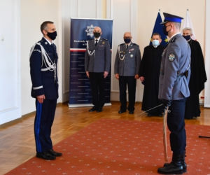 Nowi policjanci w Białymstoku. Ślubowanie złożyło dwunastu funkcjonariuszy [ZDJĘCIA]