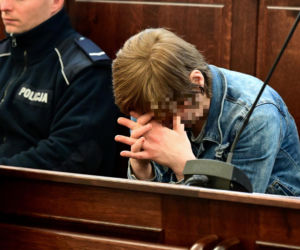 Zobaczyła wnuczka i uznała, że musi go zabić. Zakopała go żywcem