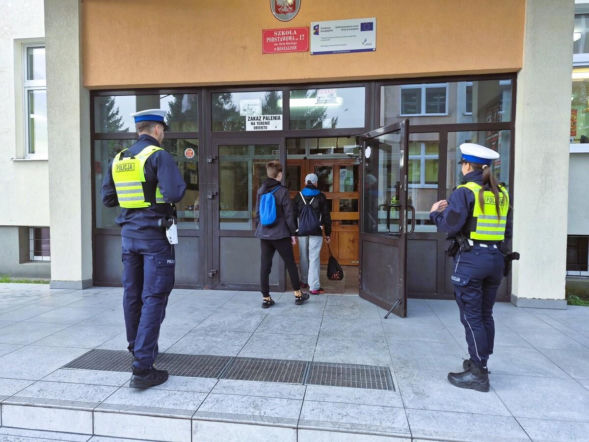 13-latek groził nauczycielowi maczetą. Sąd podjął decyzję