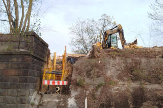 Budowa tunelu dla rowerzystów pod wiaduktem garwolińskim coraz bliżej