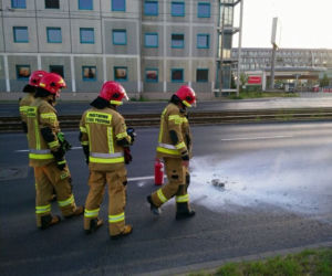 Hulajnoga elektryczna wybuchła przy ruchliwej ulicy w Poznaniu