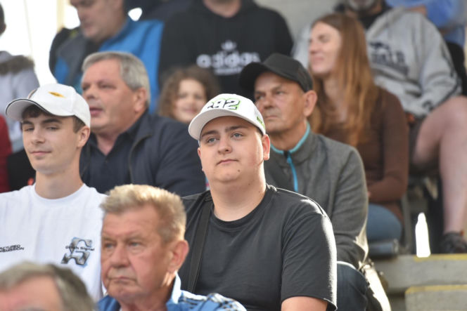 PRES Grupa Deweloperska Toruń - Gezet Stal Gorzów: Zdjęcia kibiców z meczu 7. kolejki PGE Ekstraligi na Motoarenie