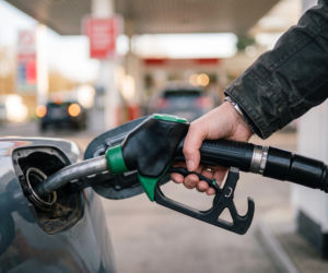 Hurtowe ceny paliw 19.10.2026. Czas na oddech dla kierowców po serii obniżek.