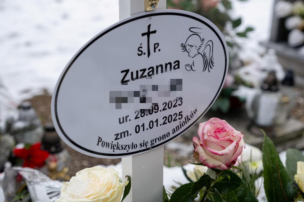 Zuzia weszła do skrzyni łóżka. Dziewczynka nie żyje.