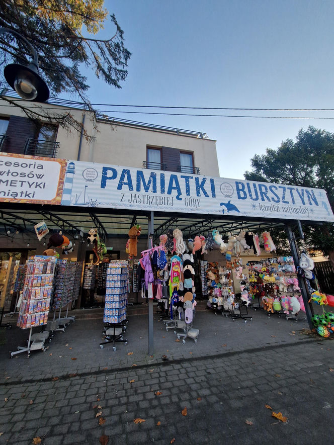 Nowy trend nad morzem! Lody i pamiątki w połowie listopada? Ta nadmorska miejscowość jest czynna cały rok