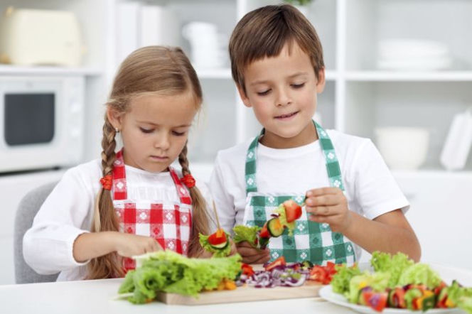 DIETA DZIECKA: jak nauczyć dziecko regularnego odżywiania? [FILM]