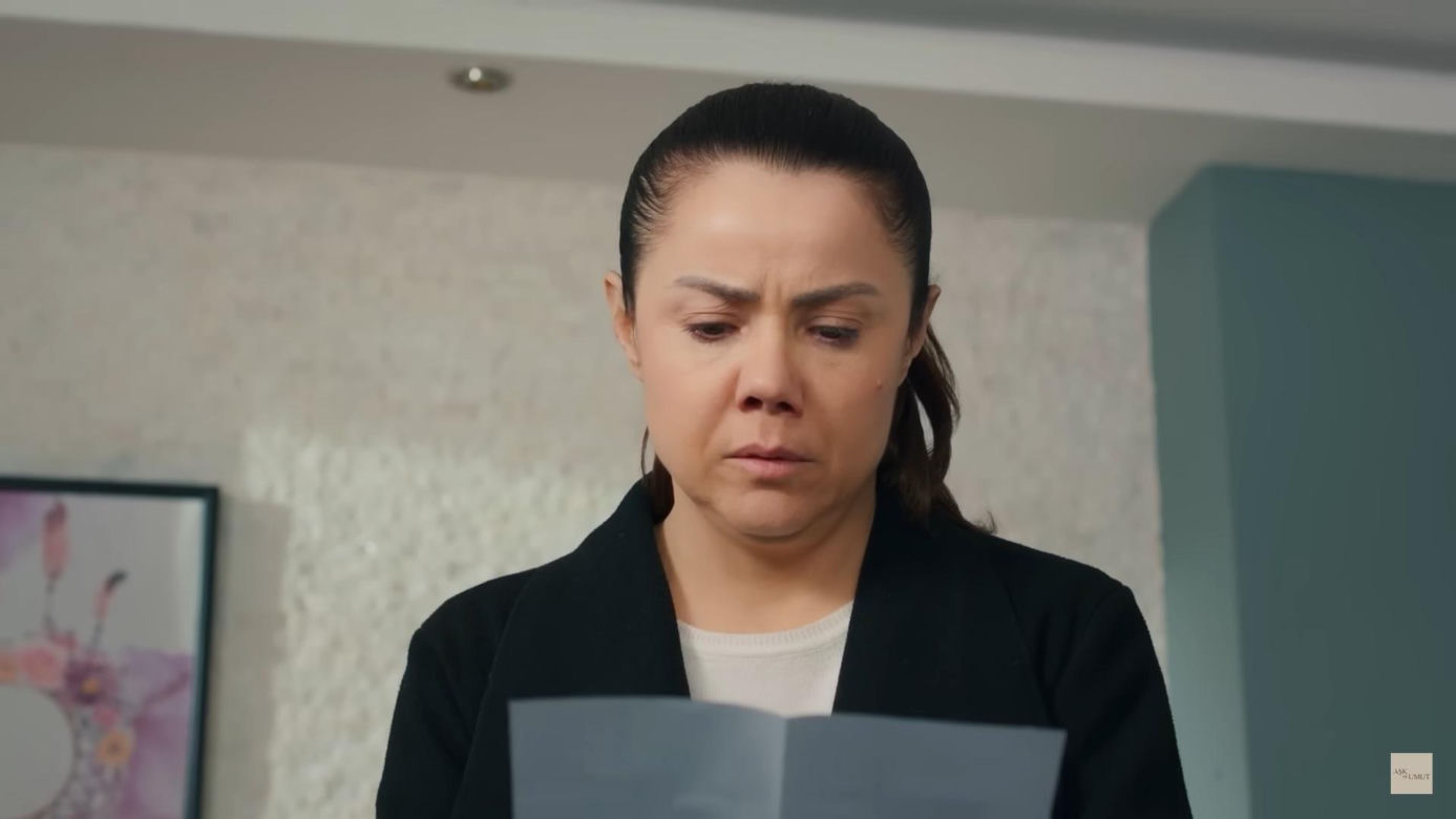 Z pomocą Yildiz Gönül pójdzie do pokoju Zeynep i przeczyta jej list