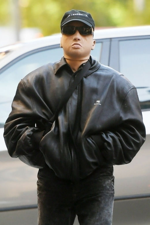 Zamaskowany Kanye West