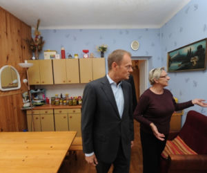Premier Tusk spotkał się z rolnikami z Mazowsza poszkodowanymi przez nawałnicę