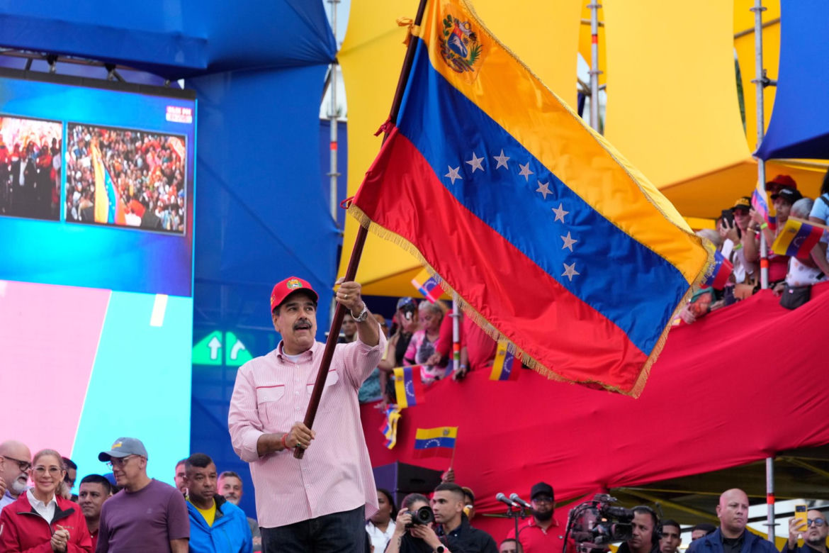 Nicolas Maduro z małżonką zostali schwytani i wywiezieni z kraju