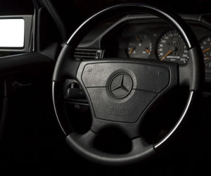 Mercedes-Benz E60 AMG z 1993 roku po kuracji w Overdrive