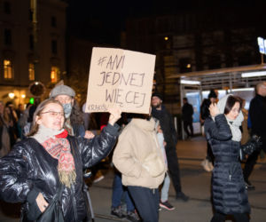 Kraków: Ani jednej więcej. Protest po śmierci ciężarnej Izabeli z Pszczyny
