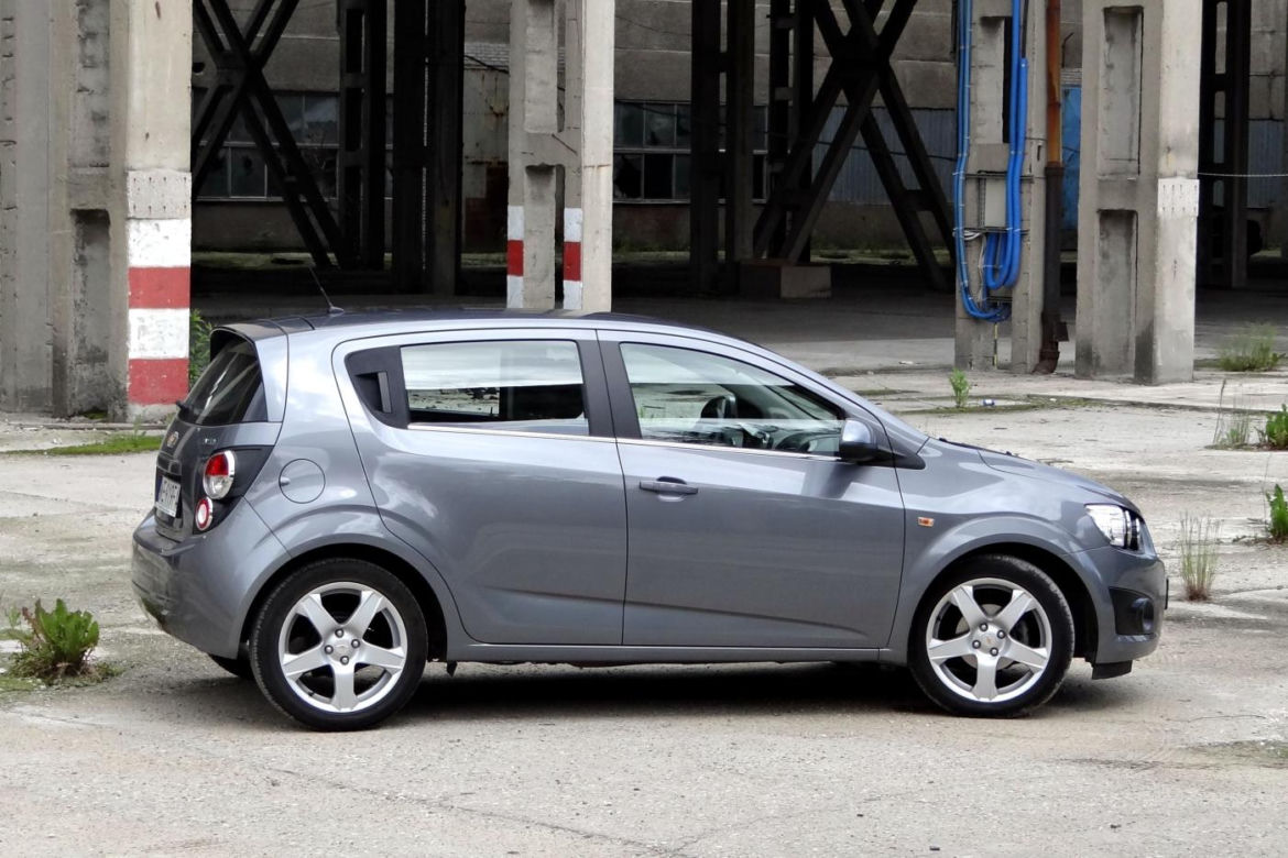 Chevrolet Aveo 5d 2013
