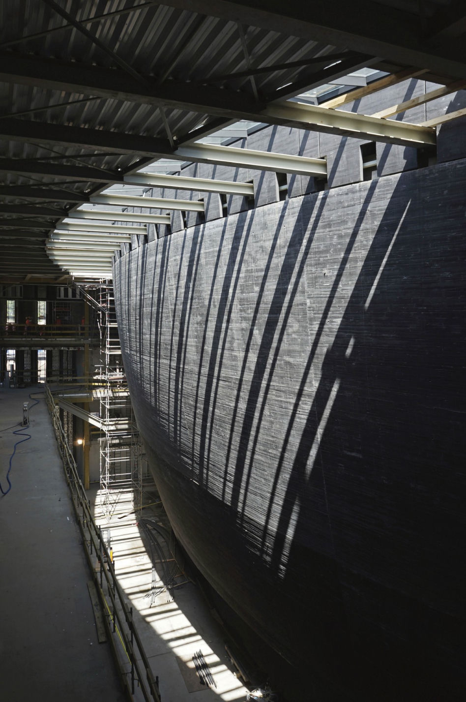 Sala koncertowa, beton barwiony