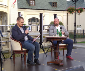 Spotkanie autorskie Artura Ziontka i koncert siedleckich artystów przy fontannie 18.08.2021