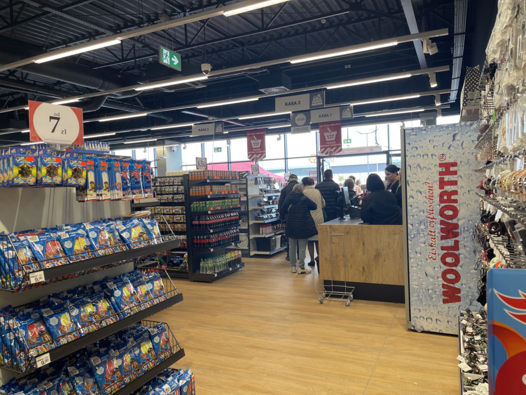 Otwarcie pierwszego w Polsce sklepu Woolworth w centrum handlowym Atut w Krakowie