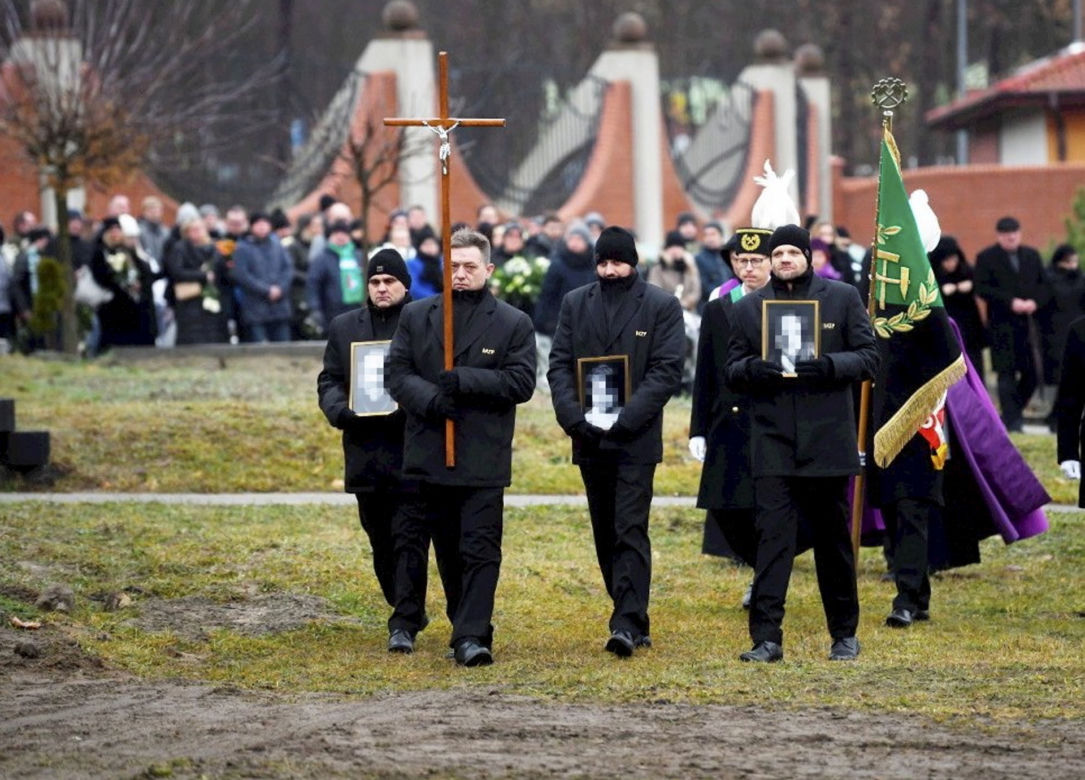 Wielkie wzruszenie na pogrzebie ofiar wypadku pod Żarami