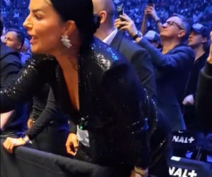 Kamila Wybrańczyk podczas walki Artura Szpilki na KSW