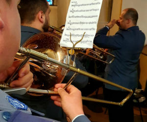 Pogrzeb policjanta z Raciborza. Tłumy przed kościołem. Ostatnie pożegnanie Michała Kędzierskiego