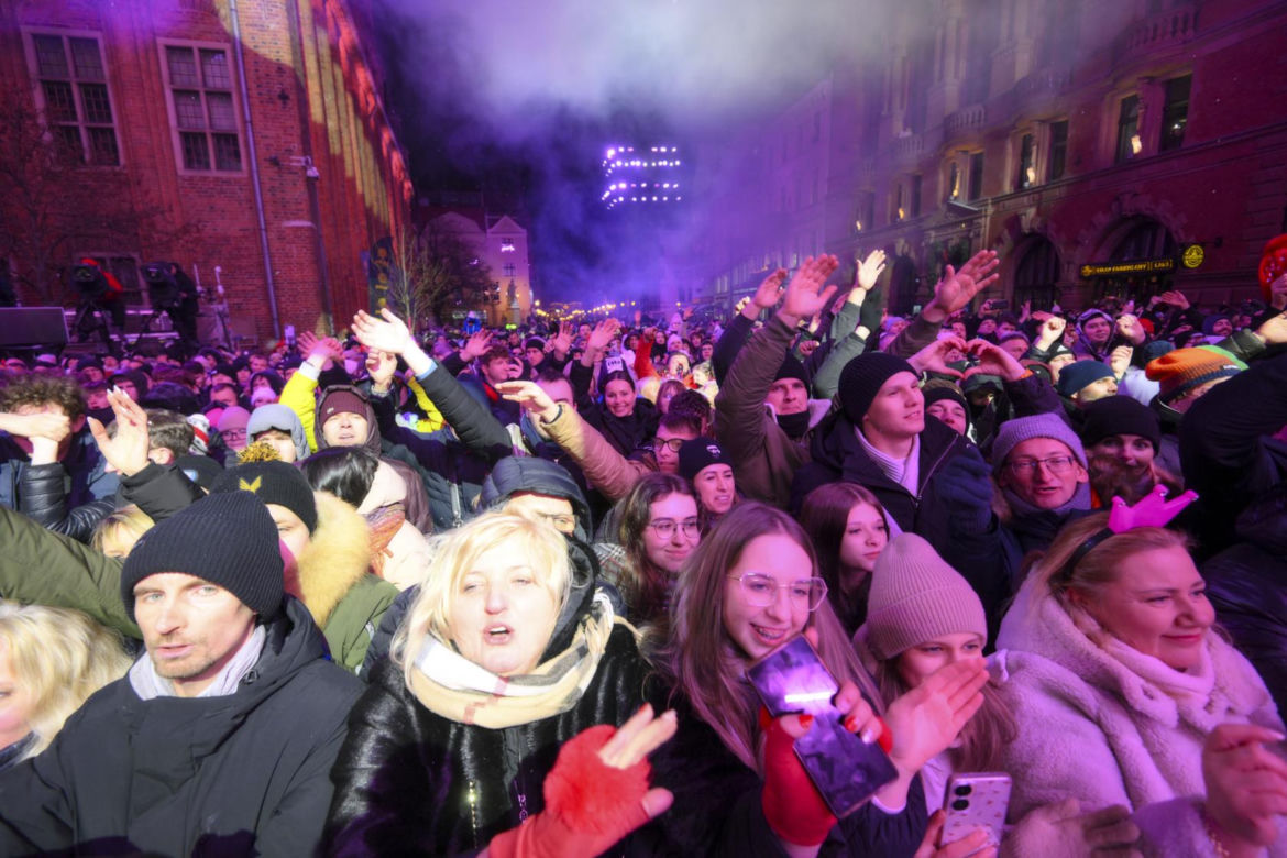 Sylwestrowa Moc Przebojów 2025/26 w Toruniu: Zdjęcia z imprezy Polsatu. Uczestnicy, artyści i starówka