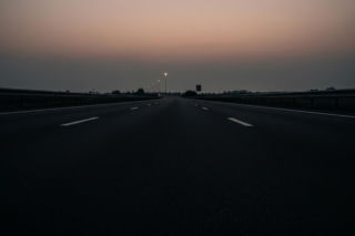 Piesza na ekspresówce S17. Jej tłumaczenie wprawia w osłupienie?