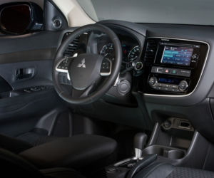 Mitsubishi Outlander 2014 - odświeżony SUV z Japonii już w salonach