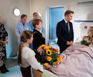 Na Wspólnej odc. 3406. Elżbieta (Paulina Chapko), Igor (Jakub Wesołowski), Julka (Maja Oświecińska), Ewa (Ewa Gawryluk), Kamil (Kazimierz Mazur), Ostrowski (Marek Kalita)