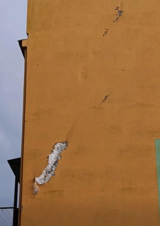 Krajobraz jak po apokalipsie! Potężna burza w Dęblinie. Drzewa miażdżyły samochody