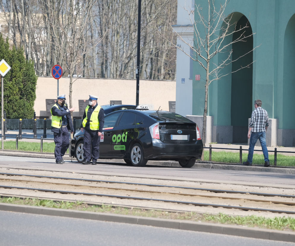 Zderzenie taksówkarzy w Śródmieściu