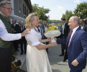 Vladimir Putin i Karin Kneissl 