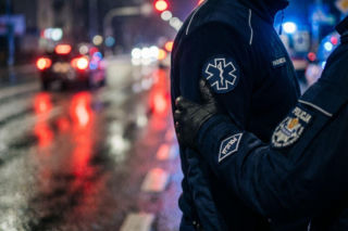 Atak na ratowników w Wejherowie. Pijany 19-latek pobił medyka