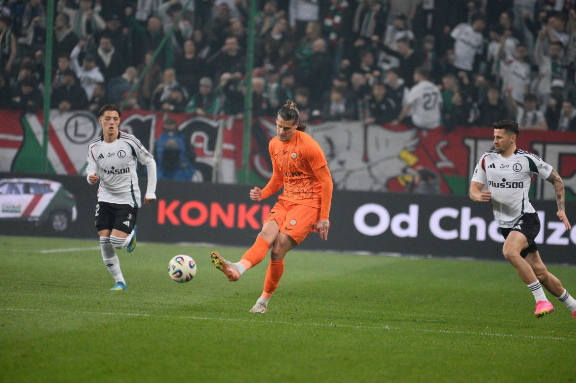 Legia - Zagłębie: Żona, brat i dzieci Jacka Magiery dziękują kibicom