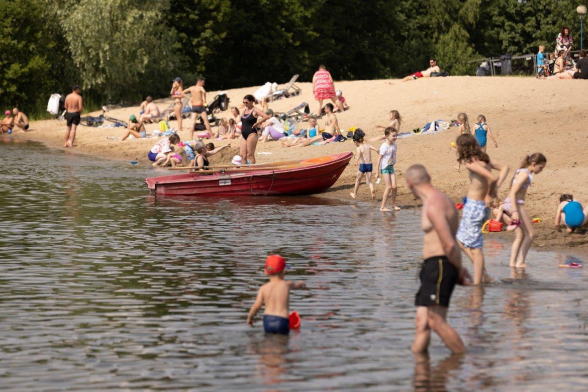 Otwierają popularne kąpieliska we Wrocławiu. Sprawdź, gdzie wybrać się nad wodę