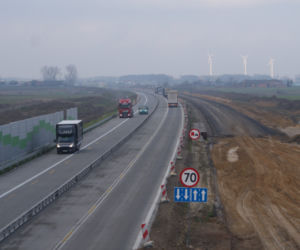 A1 w Łódzkiem: Kierowcy mają już do dyspozycji cztery pasy ruchu! Na którym odcinku autostrady?