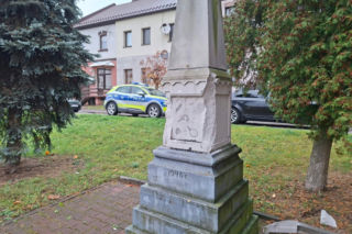 Zdemolowali pomnik żołnierzy radzieckich w Starachowicach. To nie pierwszy raz