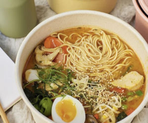 Jesień pod znakiem ramenu i rosołu. Polacy odkrywają nowe oblicze comfort food