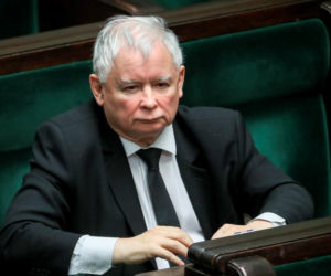 Odwołali Kaczyńskiemu szczepienie