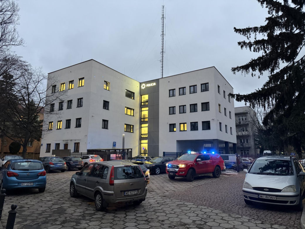 Przyniósł kopertę z białym proszkiem do komisariatu w centrum Warszawy